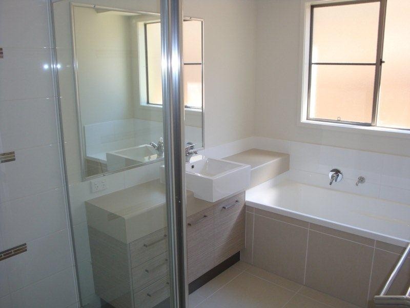 Pacific Pines QLD 4211