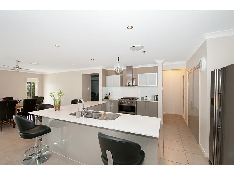 24 Hillary Circuit, Pacific Pines QLD 4211