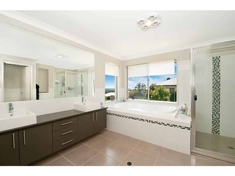 24 Hillary Circuit, Pacific Pines QLD 4211