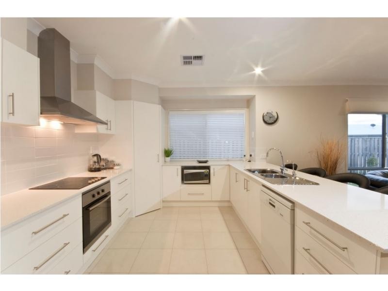 18 Plantation Crescent, Riverstone Crossing, Upper Coomera QLD 4209