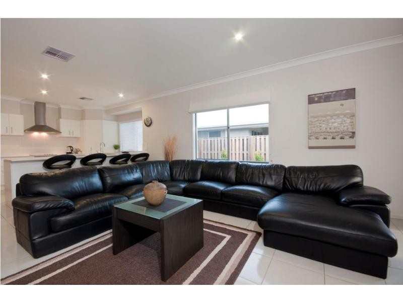 18 Plantation Crescent, Riverstone Crossing, Upper Coomera QLD 4209