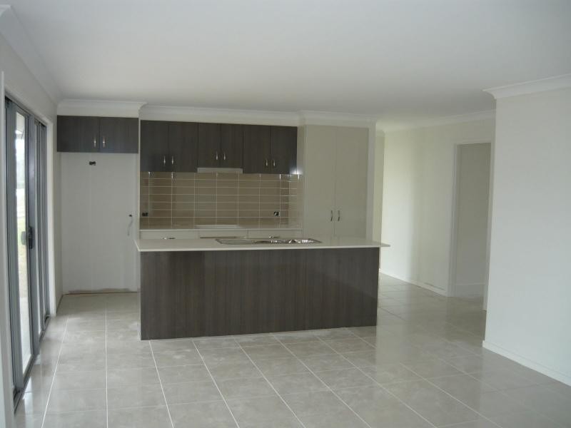 28 Ellenborough Avenue, Ormeau Ridge, Ormeau Hills QLD 4208