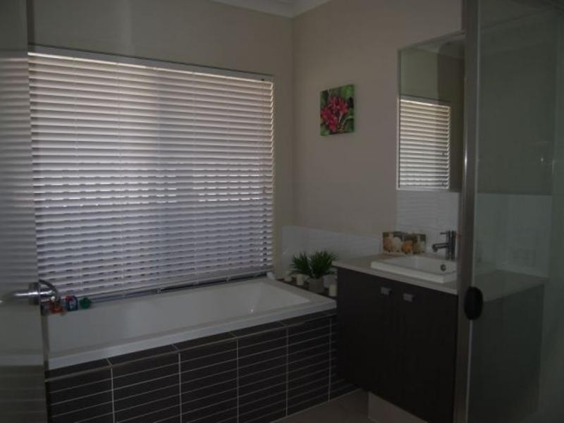 23 Drafters Crescent, Upper Coomera QLD 4209