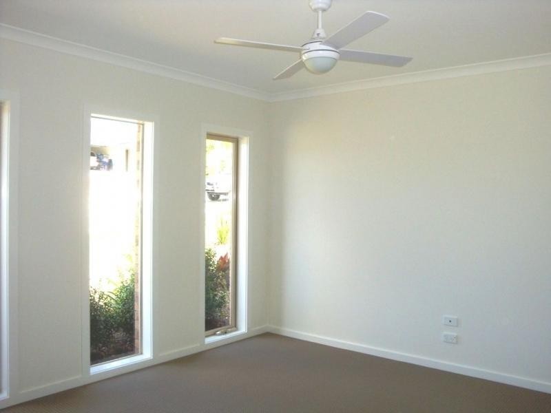 25 Ellenborough Avenue, Ormeau QLD 4208