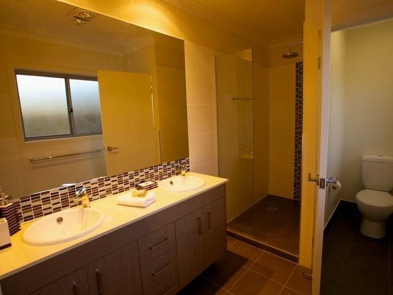 21 Bunderoo Circuit, Gainsborough Greens, Pimpama QLD 4209