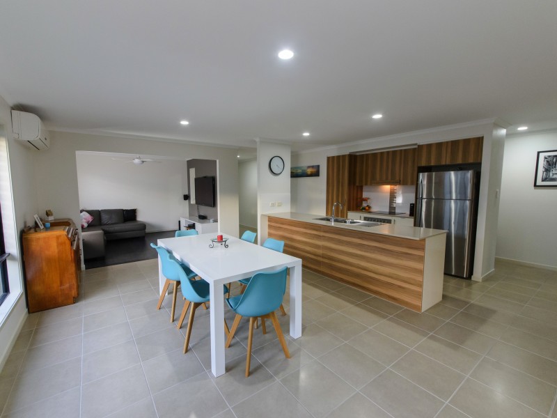 14 Plantation Cres, Maudsland QLD 4210