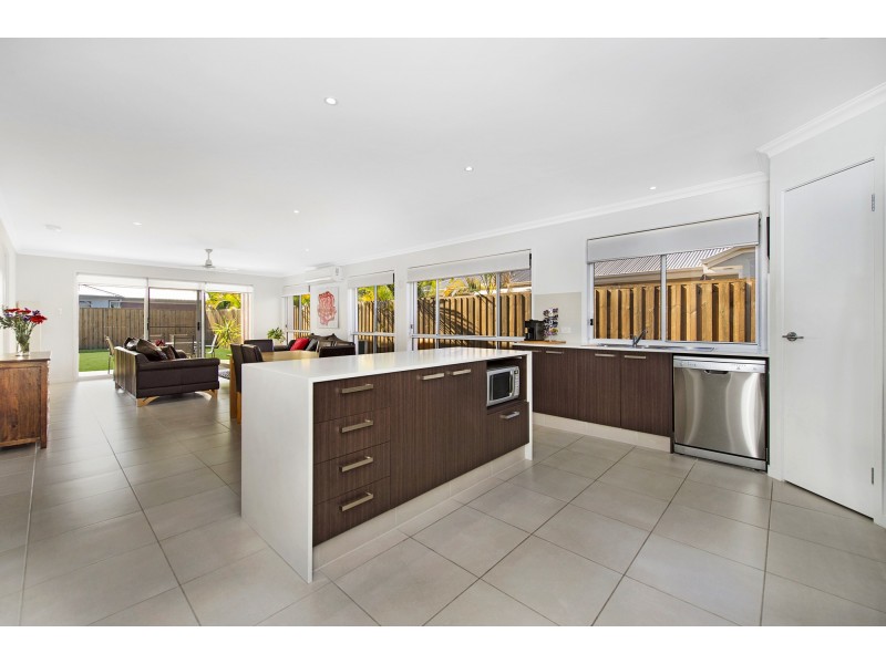 37A Plantation Cres, Maudsland QLD 4210