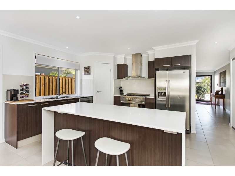 37A Plantation Cres, Maudsland QLD 4210