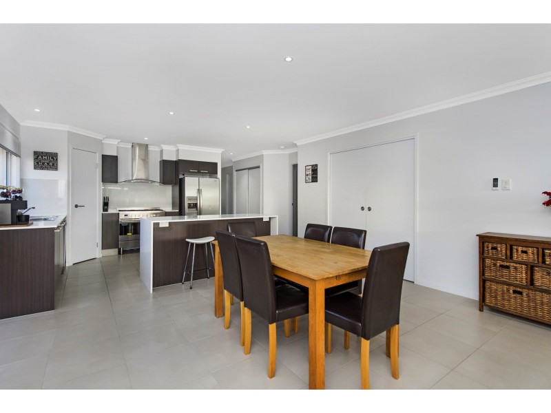 37A Plantation Cres, Maudsland QLD 4210
