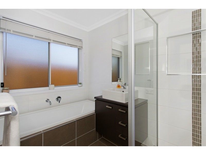 37A Plantation Cres, Maudsland QLD 4210