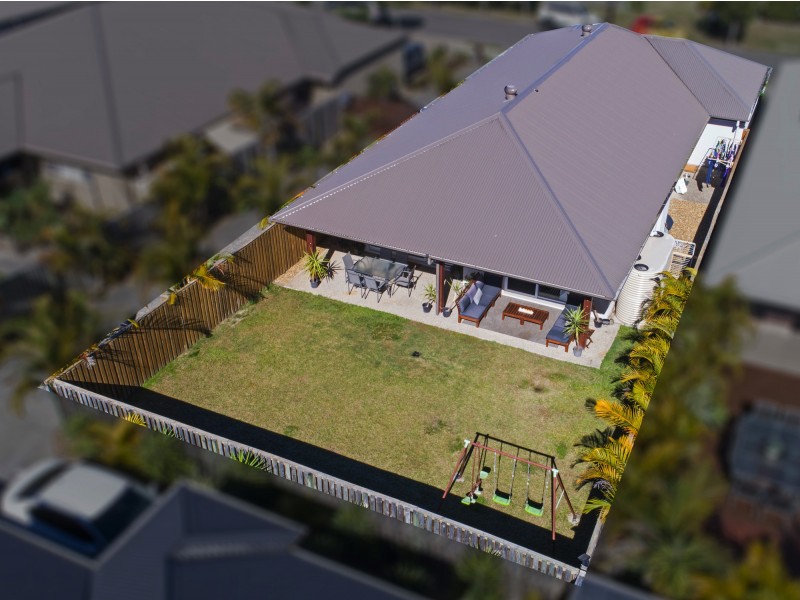 37A Plantation Cres, Maudsland QLD 4210