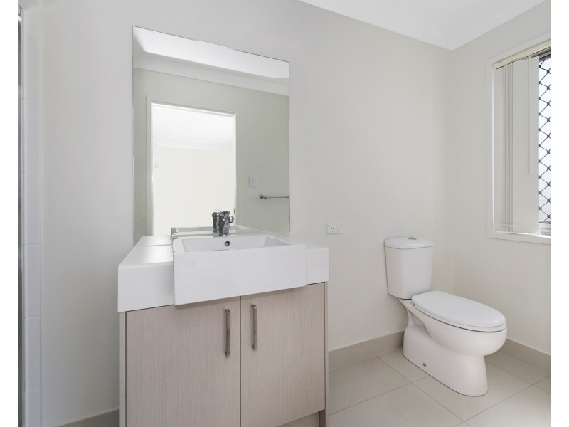 2/57 McAuley Parade, Pacific Pines QLD 4211