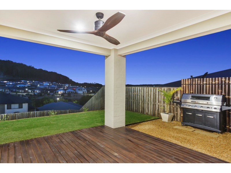 13 Greenvale Cres, Maudsland QLD 4210