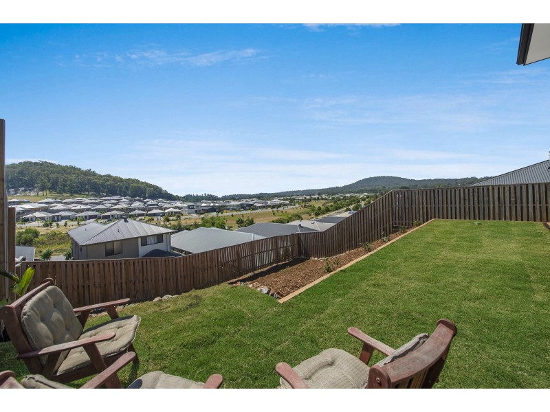 13 Greenvale Cres, Maudsland QLD 4210