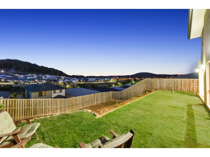 13 Greenvale Cres, Maudsland QLD 4210