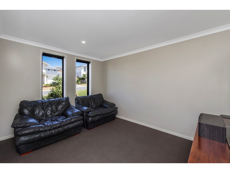 13 Greenvale Cres, Maudsland QLD 4210