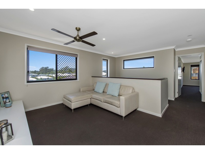 13 Greenvale Cres, Maudsland QLD 4210