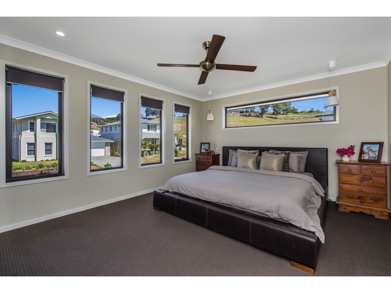 13 Greenvale Cres, Maudsland QLD 4210