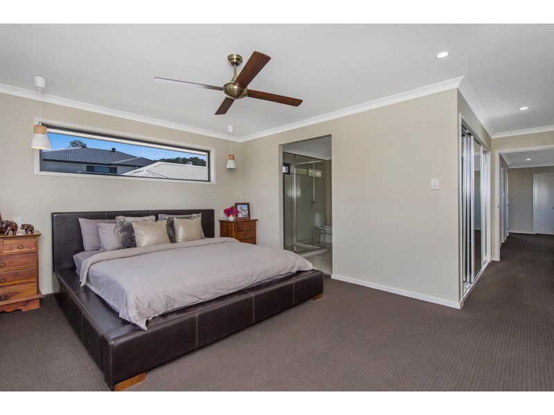 13 Greenvale Cres, Maudsland QLD 4210