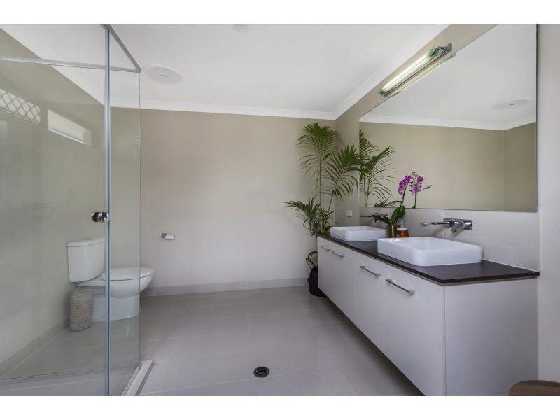 13 Greenvale Cres, Maudsland QLD 4210