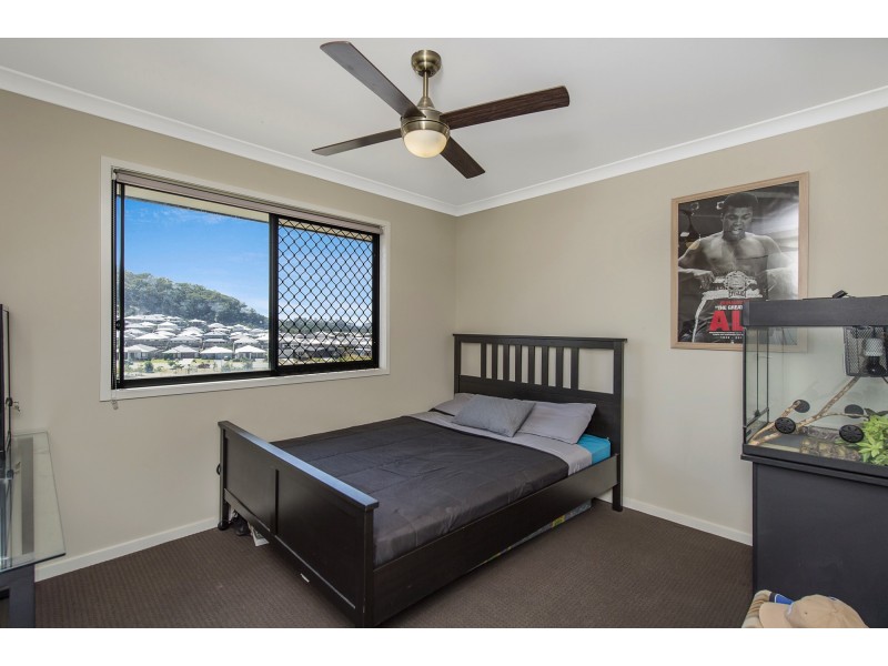 13 Greenvale Cres, Maudsland QLD 4210