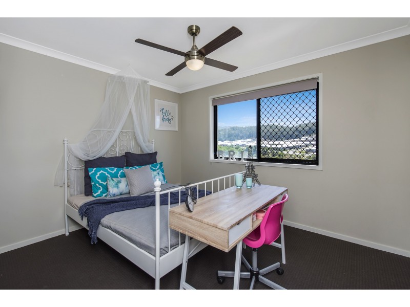 13 Greenvale Cres, Maudsland QLD 4210