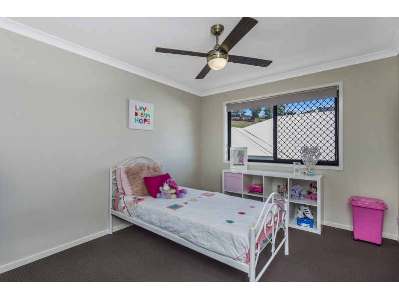 13 Greenvale Cres, Maudsland QLD 4210