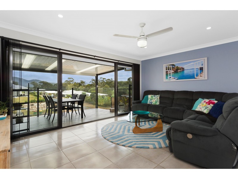 3 Middleham Fairway, Maudsland QLD 4210