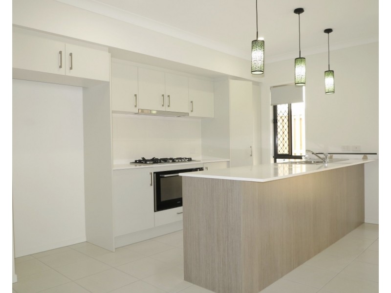 27 Moorinya Circuit, Pimpama QLD 4209
