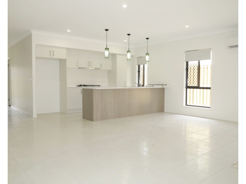 27 Moorinya Circuit, Pimpama QLD 4209