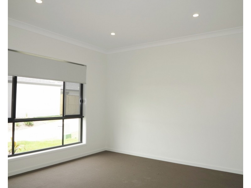 27 Moorinya Circuit, Pimpama QLD 4209