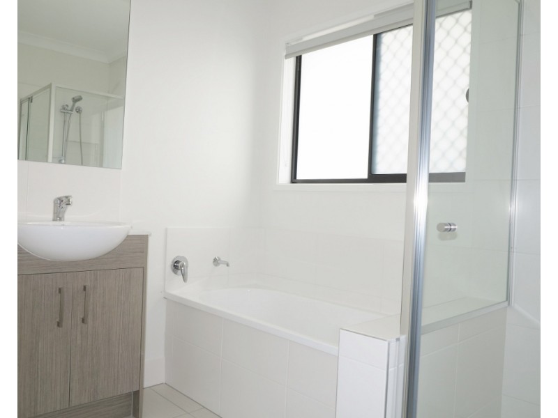 27 Moorinya Circuit, Pimpama QLD 4209