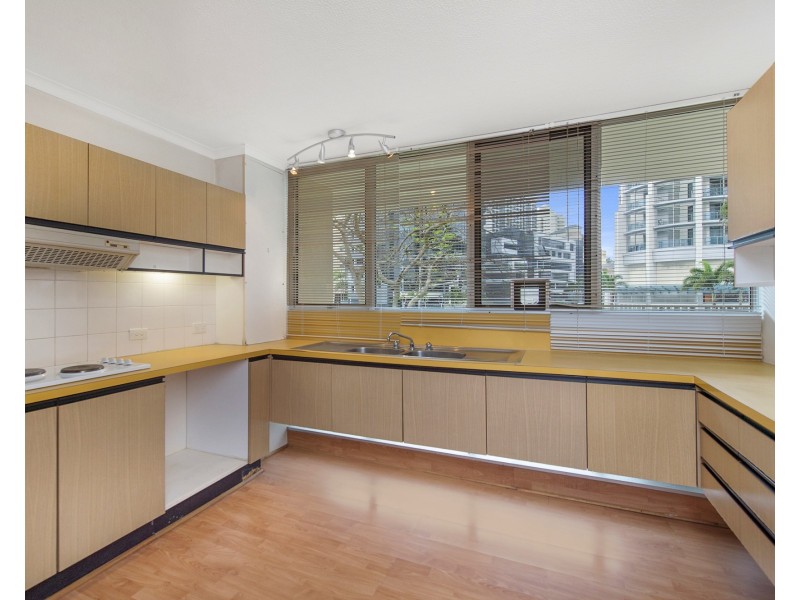 3/40 Ferny Ave, Surfers Paradise QLD 4217