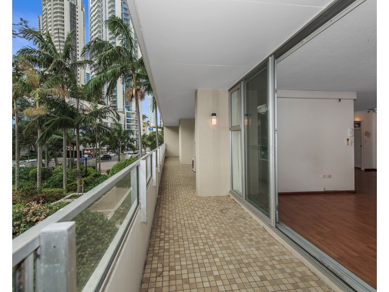 3/40 Ferny Ave, Surfers Paradise QLD 4217