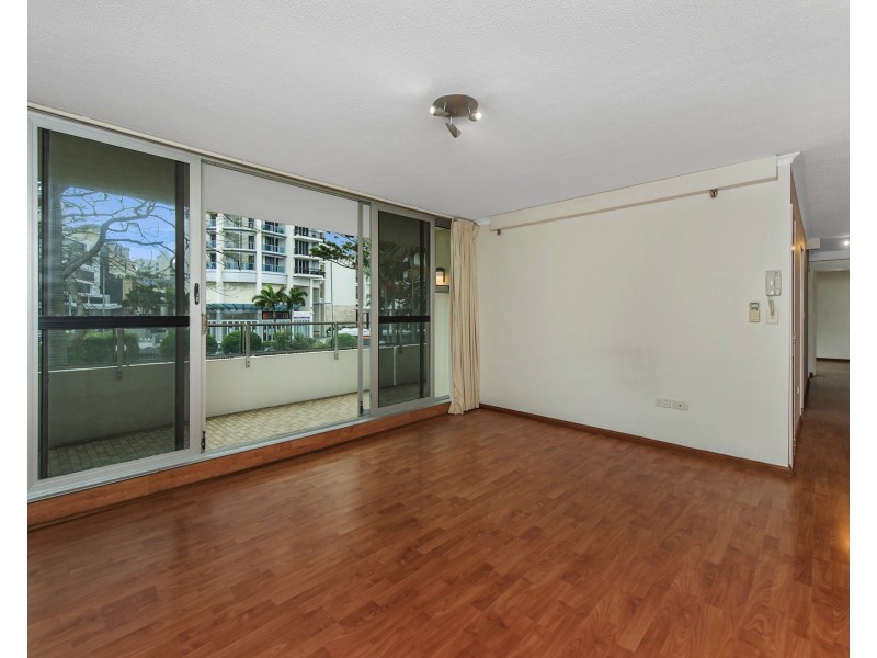 3/40 Ferny Ave, Surfers Paradise QLD 4217