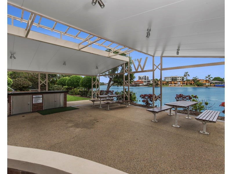 3/40 Ferny Ave, Surfers Paradise QLD 4217