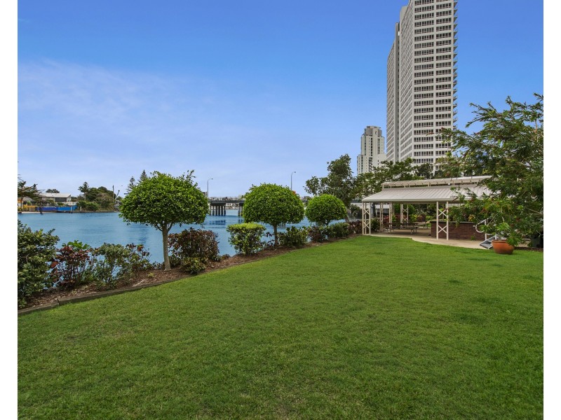 3/40 Ferny Ave, Surfers Paradise QLD 4217
