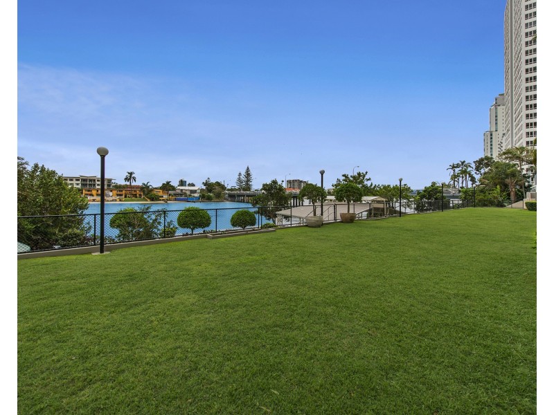 3/40 Ferny Ave, Surfers Paradise QLD 4217