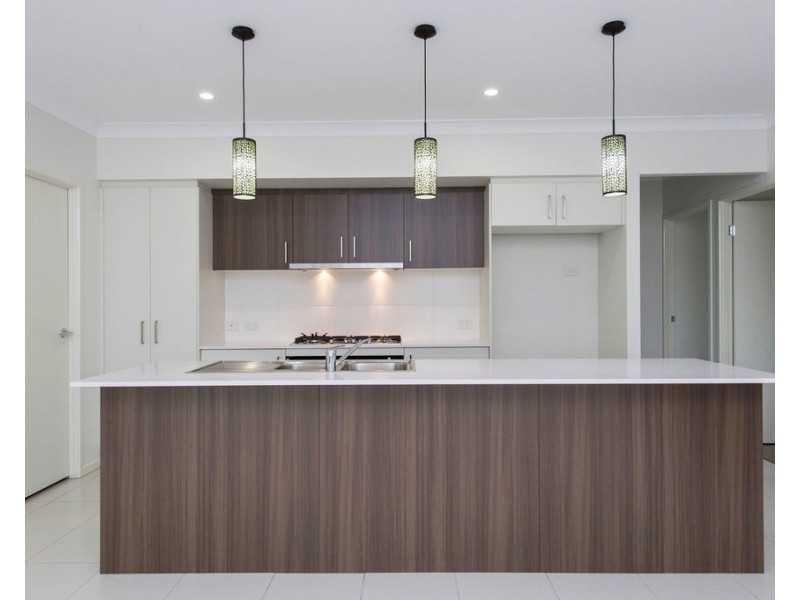 30 Looby Crescent, Pimpama QLD 4209