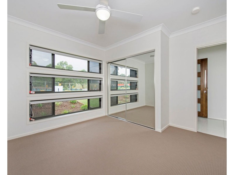 30 Looby Crescent, Pimpama QLD 4209