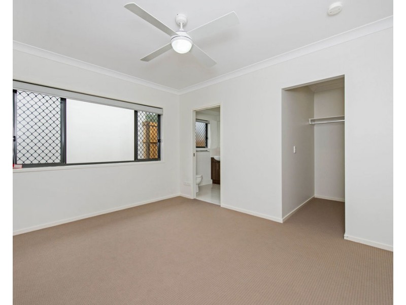 30 Looby Crescent, Pimpama QLD 4209