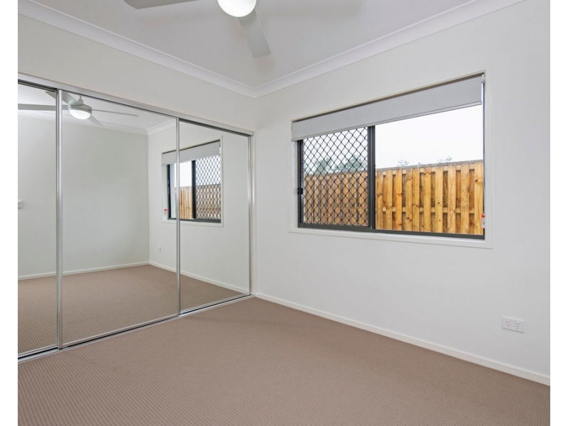 30 Looby Crescent, Pimpama QLD 4209