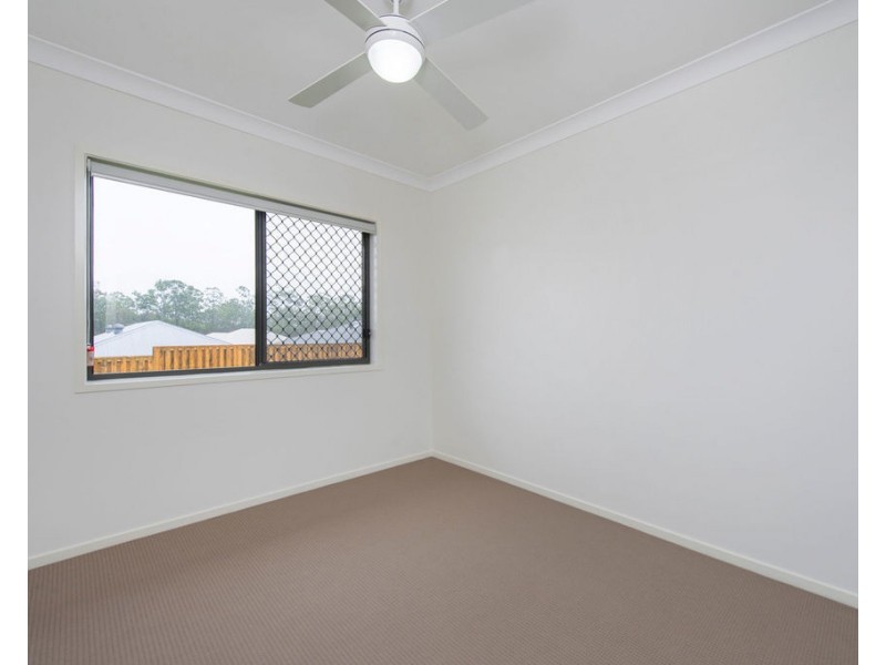 30 Looby Crescent, Pimpama QLD 4209