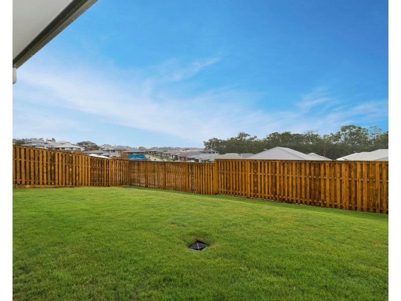 30 Looby Crescent, Pimpama QLD 4209