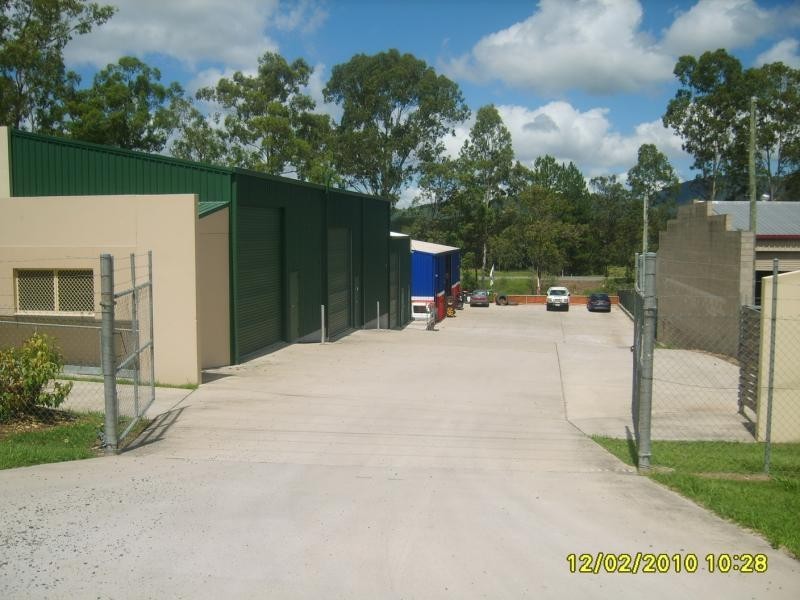 26 CHAMBERS Road, Woodford QLD 4514