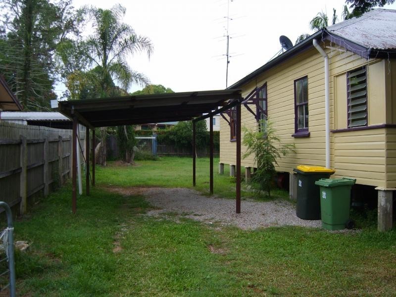 6 CORONATION Avenue, Woodford QLD 4514