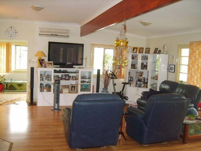 23 CORONATION Avenue, Woodford QLD 4514