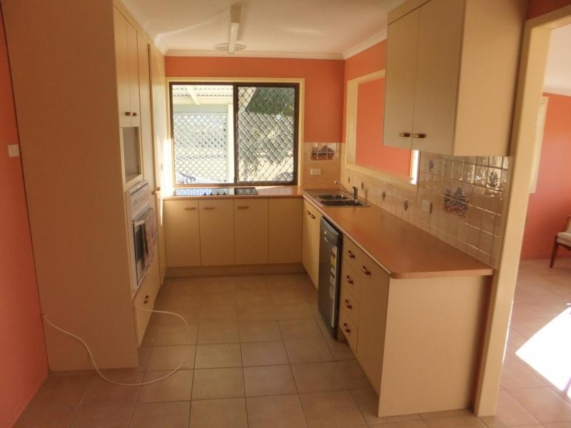 1 WALKERS Lane, Woodford QLD 4514