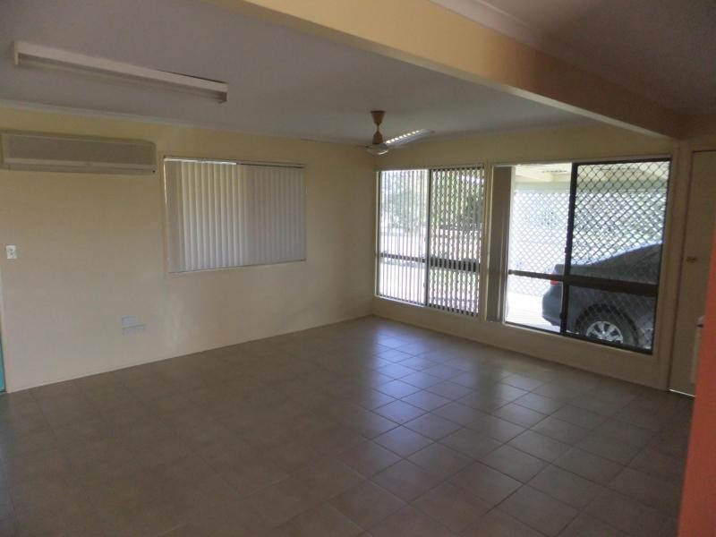 1 WALKERS Lane, Woodford QLD 4514