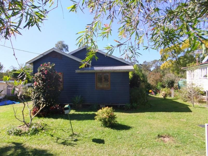 35 LESLIE Street, Woodford QLD 4514